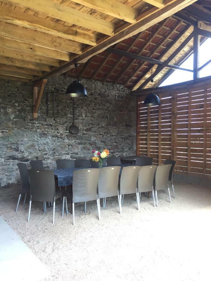 Grand Gite Maison D Alice Auvergne - 15 Personnes Saint-Bonnet-les-Quarts Exterior foto